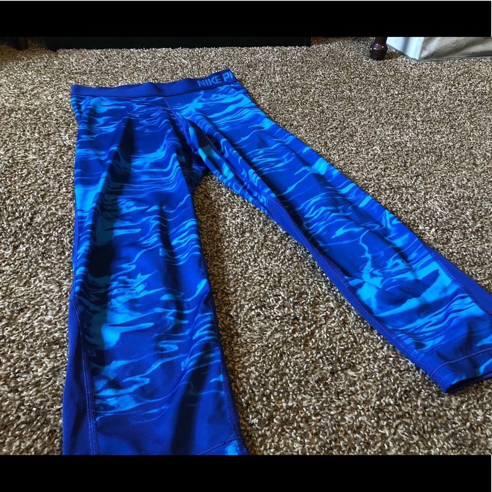 🚨Nike Pro Dri-Fit leggings!🚨